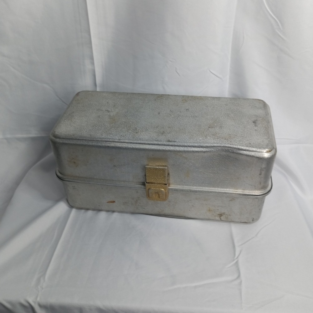 Umco 103A Vintage Aluminum Tackle Box 3 Tray Cantilever Fishing Gear USA Made